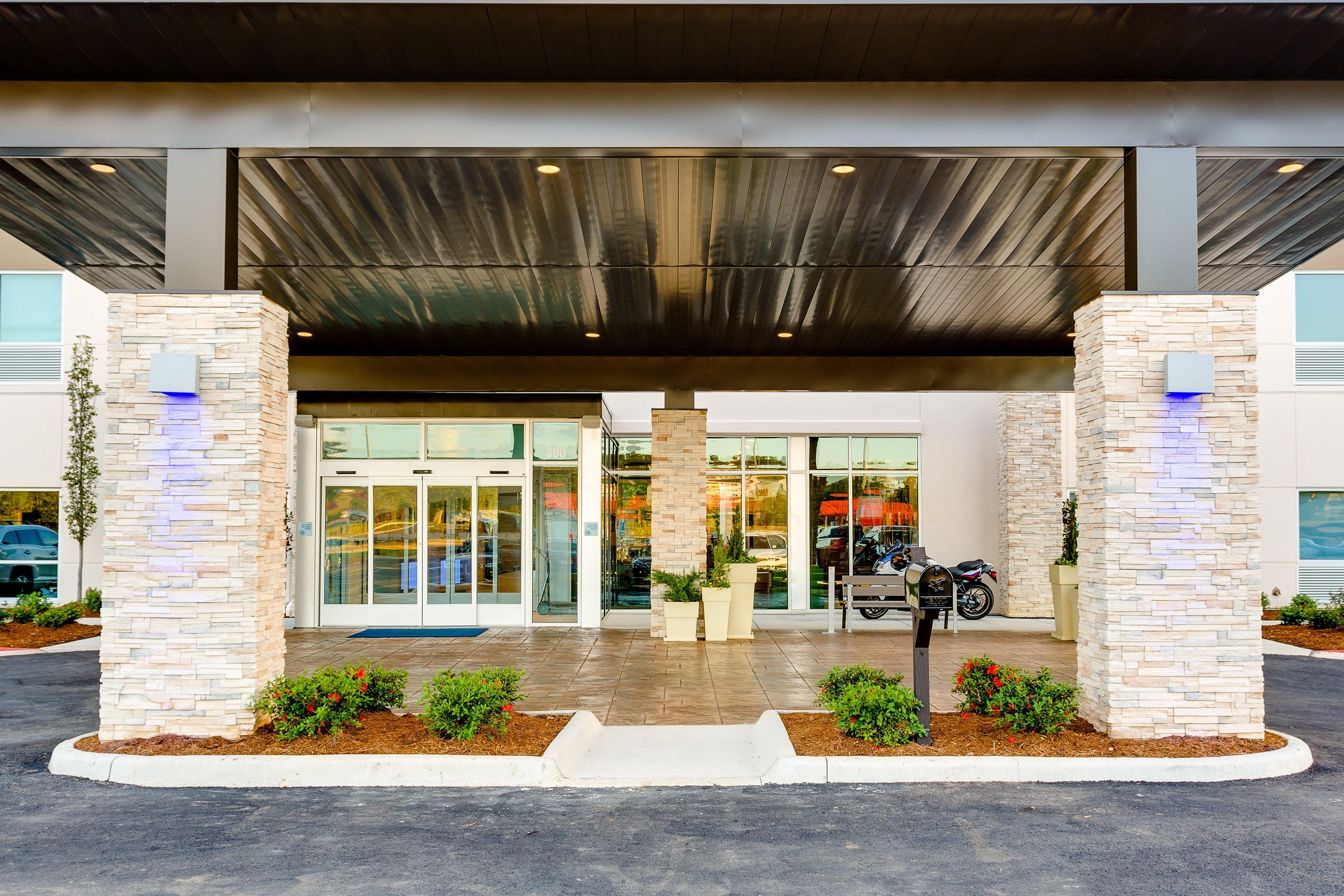 Holiday Inn Express & Suites Russellville, An Ihg Hotel Exterior photo