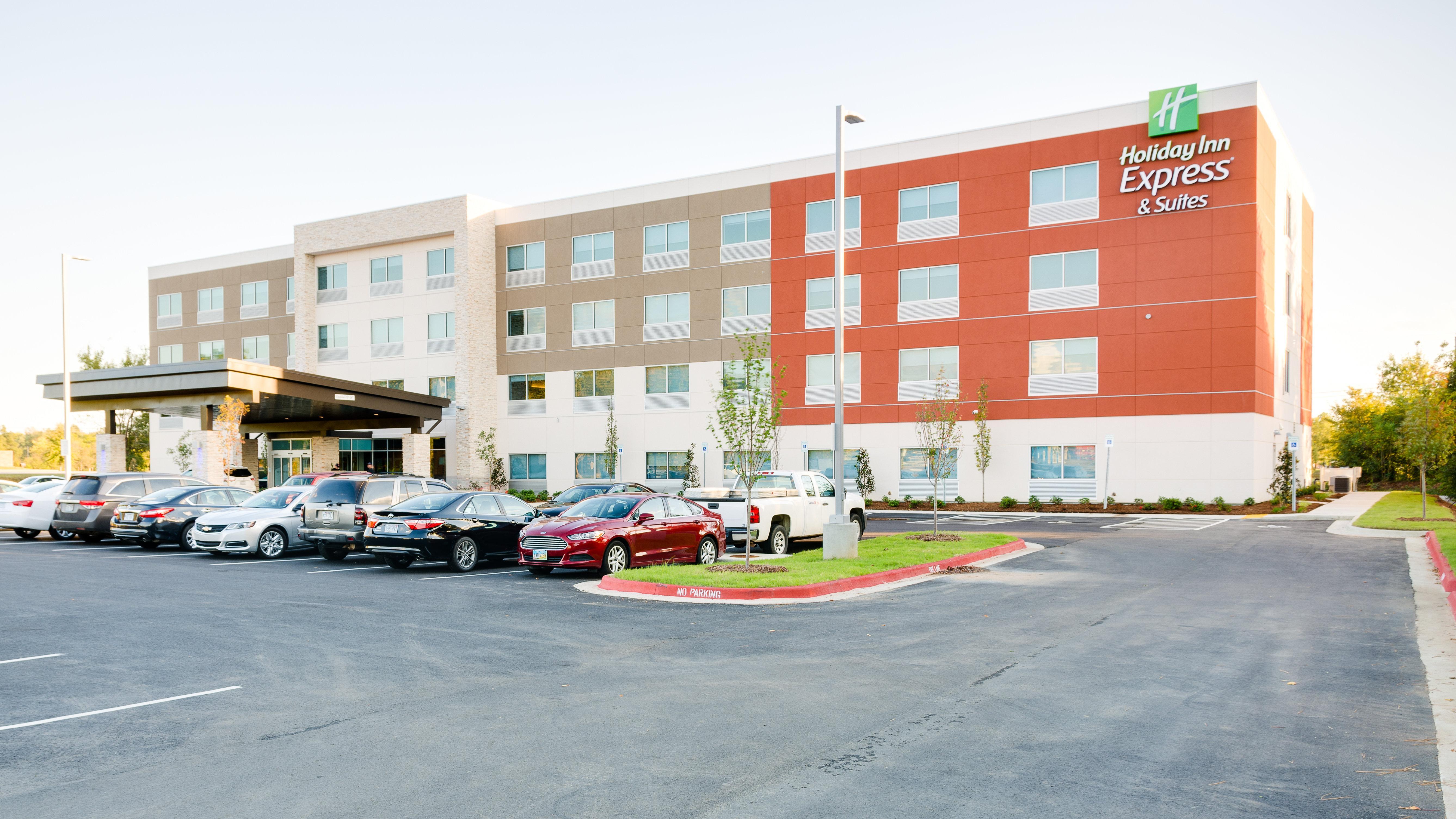 Holiday Inn Express & Suites Russellville, An Ihg Hotel Exterior photo